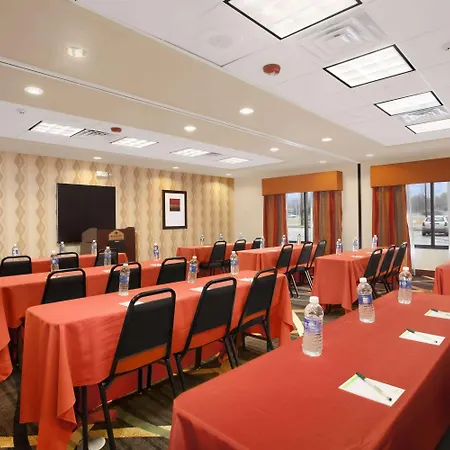 La Quinta Inn & Suites By Wyndham Tulsa Midtown-2