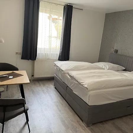 Hotel Zum Weinberg-3