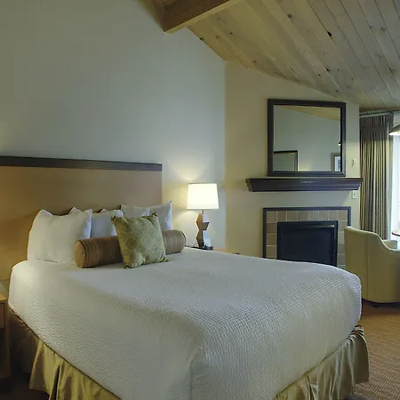 Hallmark Resort - Newport-2