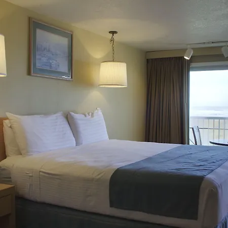 Hi Tide Oceanfront Inn-3