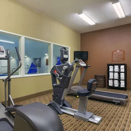 Microtel Inn & Suites By Wyndham Minot-2