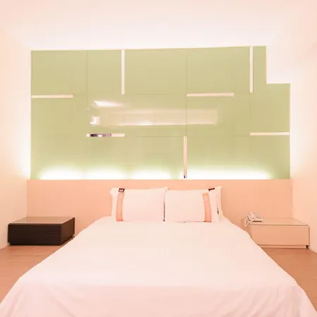 Kiwi Express Hotel - Kaohsiung Station-3