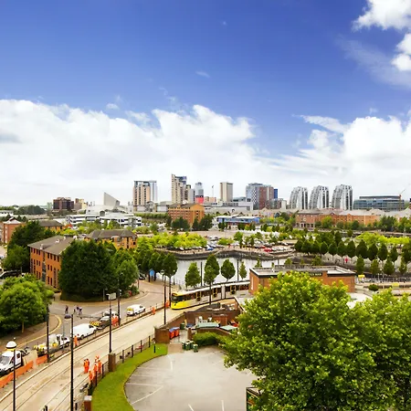 ibis budget Manchester Salford Quays-3
