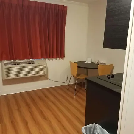 Motel 6 Cranbrook-3