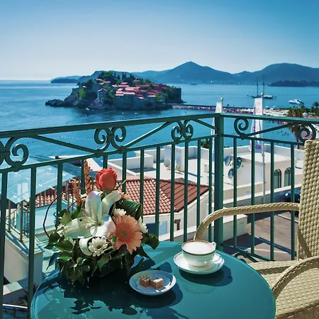 Hotel Azimut-3
