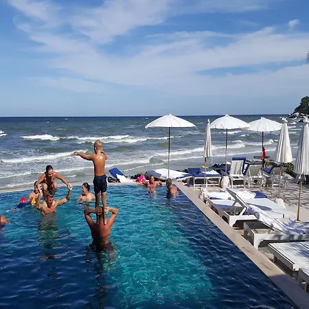 Nern Chalet Beachfront Hotel-3