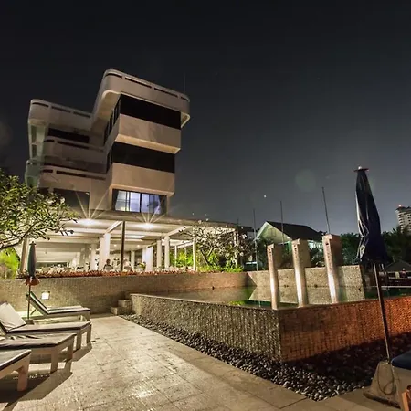 Nern Chalet Beachfront Hotel-2