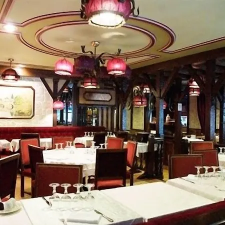 Le Renaissance-2