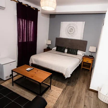 Hostal The Monkey Room-3