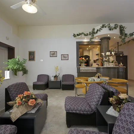 Hotel Victory-2