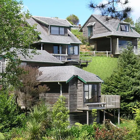 Grafton Cottage & Chalets-2