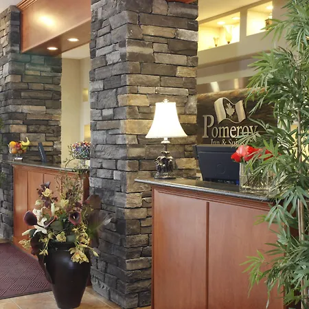 Pomeroy Inn And Suites Dawson Creek-2