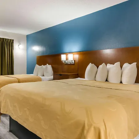 Rodeway Inn Broken Bow-Hochatown-2