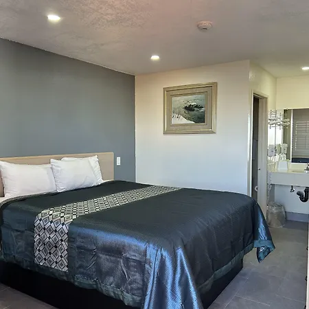 California Inn Hotel And Suites Adelanto Us 395-2