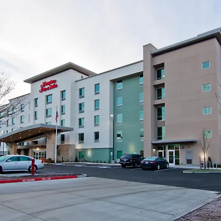 Hampton Inn & Suites Bellevue Downtown/Seattle-2