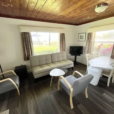 Surf Studio Beach Resort-2