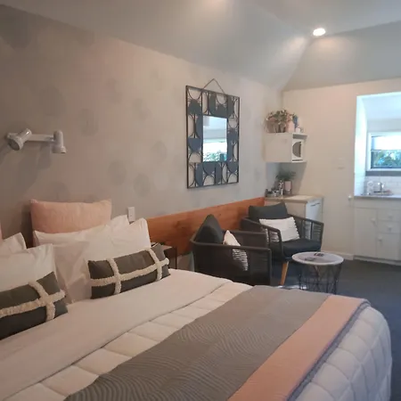 Four Peaks Motel-2