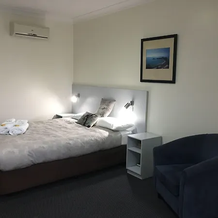 Lakeview Motor Inn-2