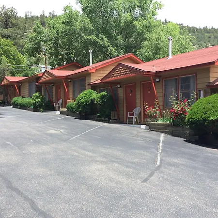 Caboose Motel & Gift Shop-3