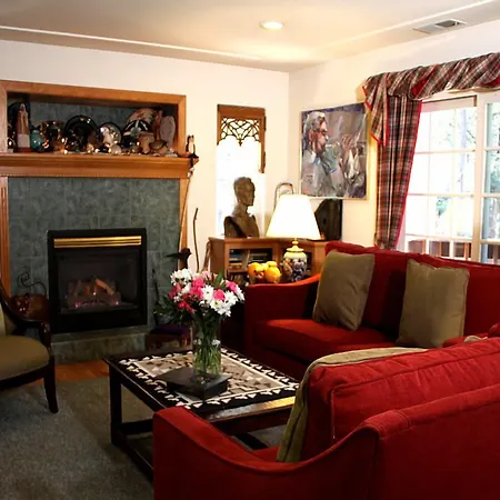 Mccaffrey House Bed And Breakfast Inn-3