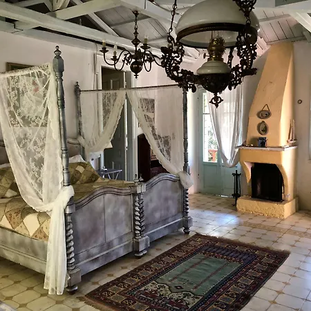 Pavezzo Country Retreat-3