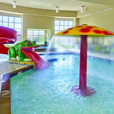 Clubhouse Hotel & Suites Fargo-3