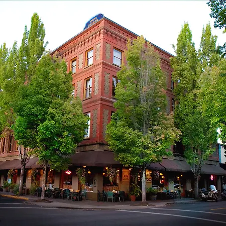 Mcmenamins Hotel Oregon-3