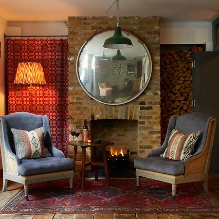 Artist Residence London-3