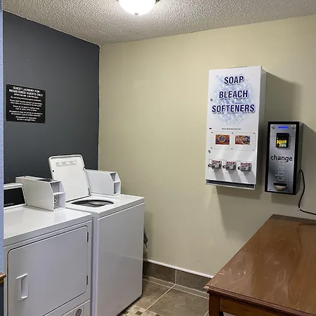 Campus Inn Baraboo-3