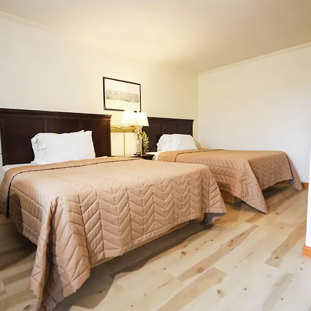Chatham Travel Lodge-3
