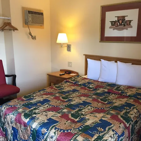 Relax Inn - Saginaw-2