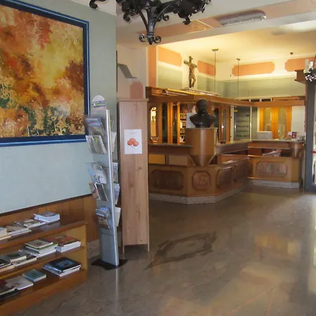 Tourist Hotel-2