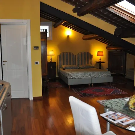 Piazza Nova Guest House-3