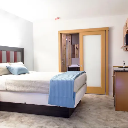 Chateau Suites-2