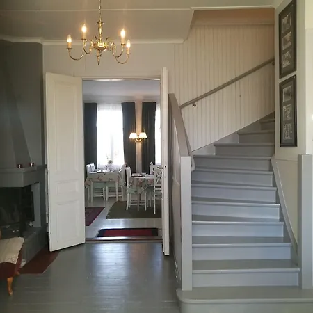 Hotell Floras Traedgard-2