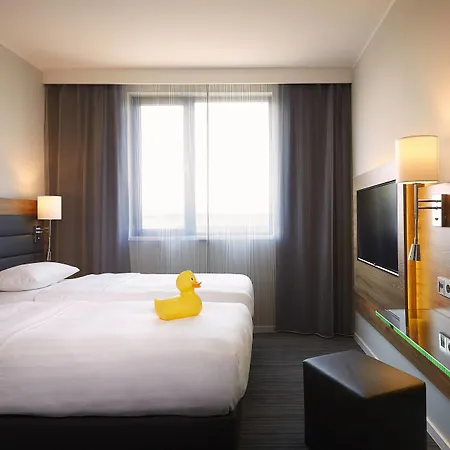 Moxy Munich Airport-3