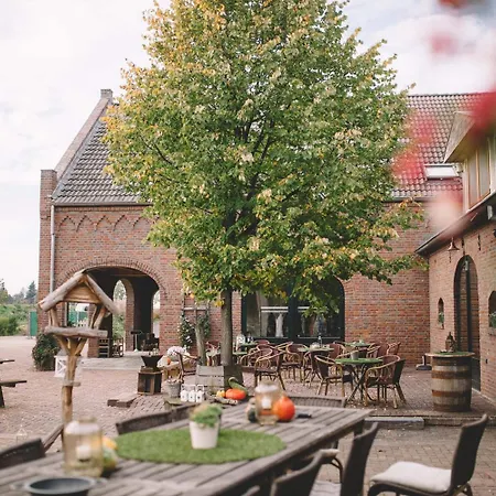 Hotel Herberg De Lindehoeve-2