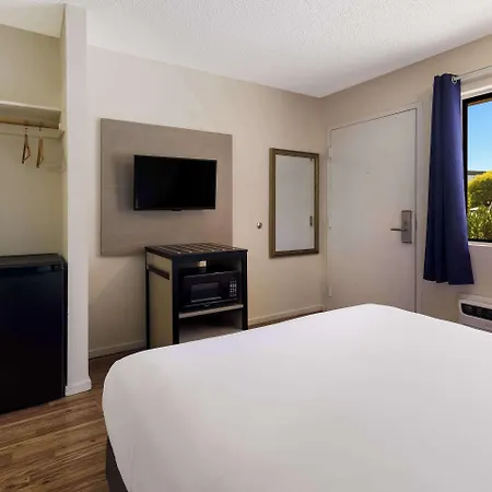 Rodeway Inn Livermore-3