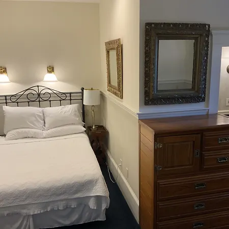 Brasswood Inn-3