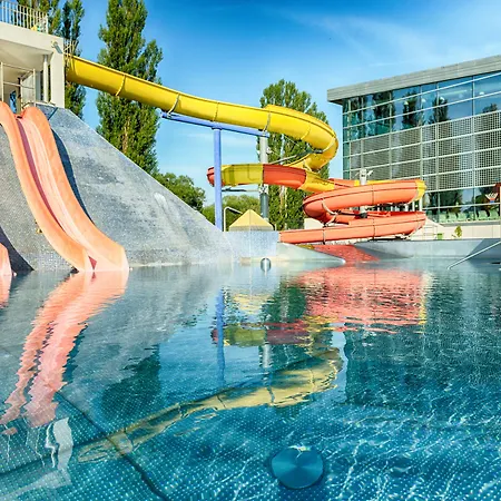 Hotel Aquacity Riverside-2