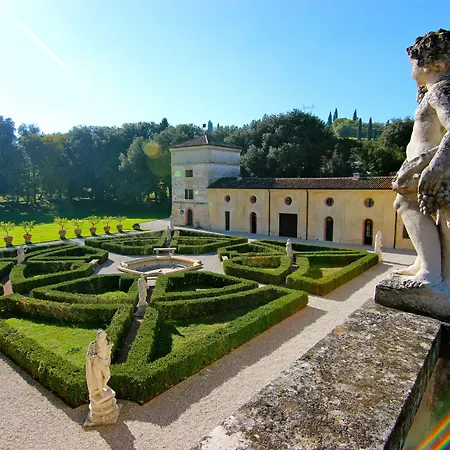Hotel Villa Giona-2