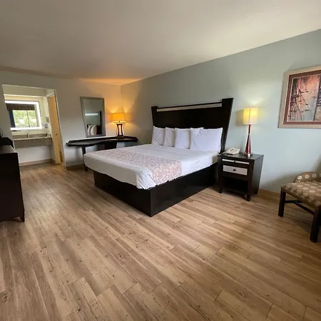 Tricove Inn & Suites-3