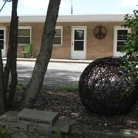 The Triangle Motel-2
