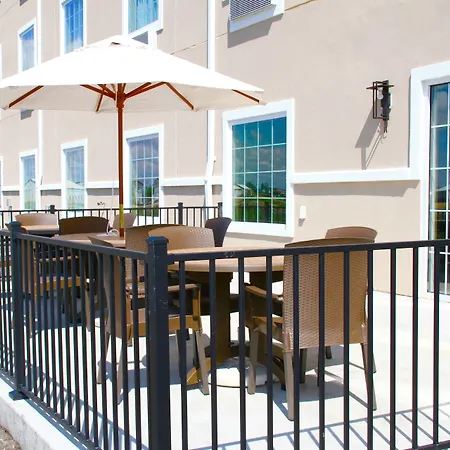 Cobblestone Hotel & Suites - Devils Lake-3