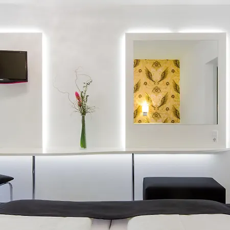 Hotel Hellers Twenty Four II -24H-Check-In--2