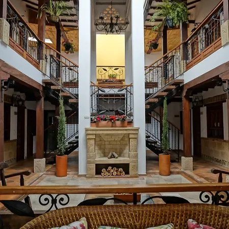 Hotel Jardines De La Villa-2
