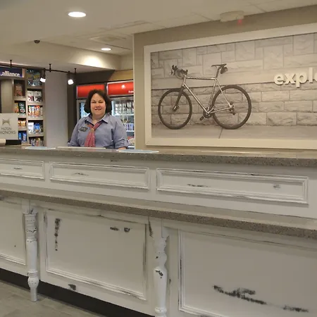 Hampton Inn & Suites Alliance-3