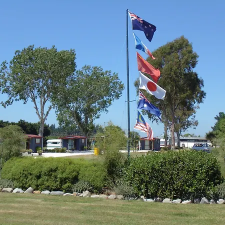 Glenavys Waitaki River Motor Camp-3