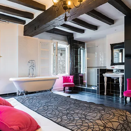 Logis Hotel Restaurant Le Cheval Blanc-2
