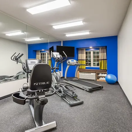 Microtel Inn & Suites By Wyndham New Martinsville-2